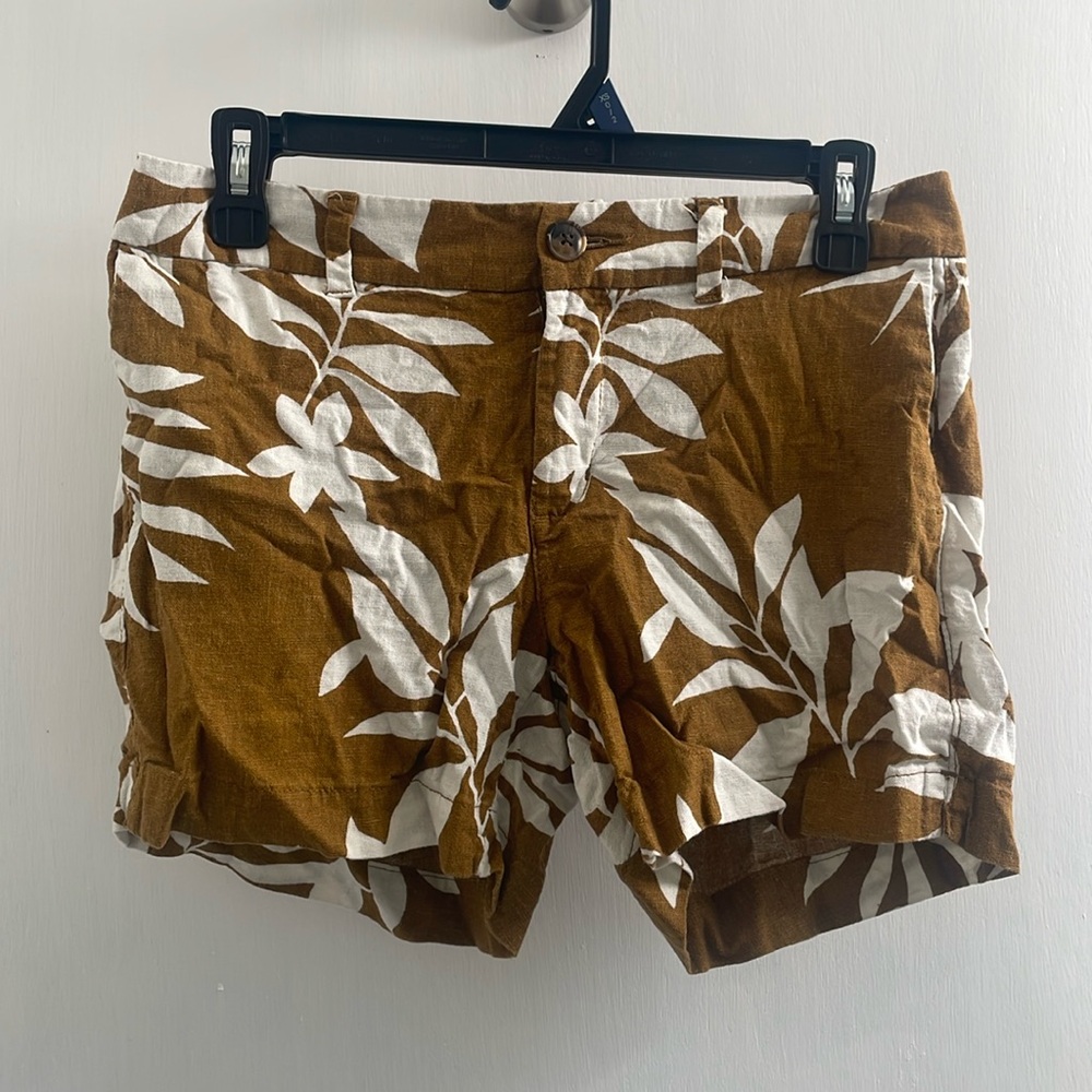 Old Navy everyday short size 2